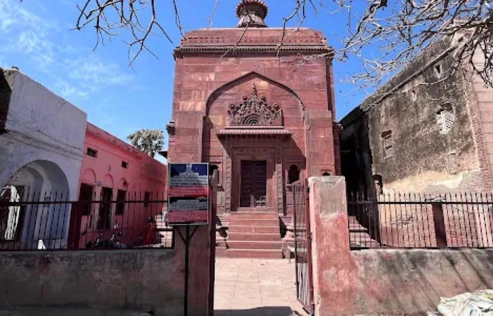 Shri Jugal Kishore Ji Temple in Vrindavan Pictures